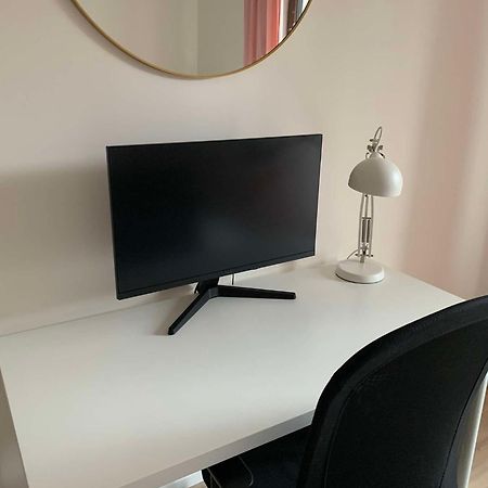 Apartament Nad Wisla Spacerem Do Centrum I Starego Miasta Varşovia Exterior foto