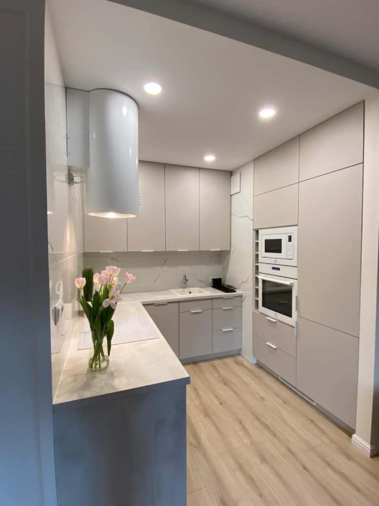 Apartament Nad Wisla Spacerem Do Centrum I Starego Miasta Varşovia Exterior foto