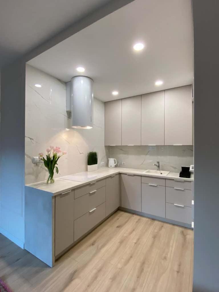 Apartament Nad Wisla Spacerem Do Centrum I Starego Miasta Varşovia Exterior foto
